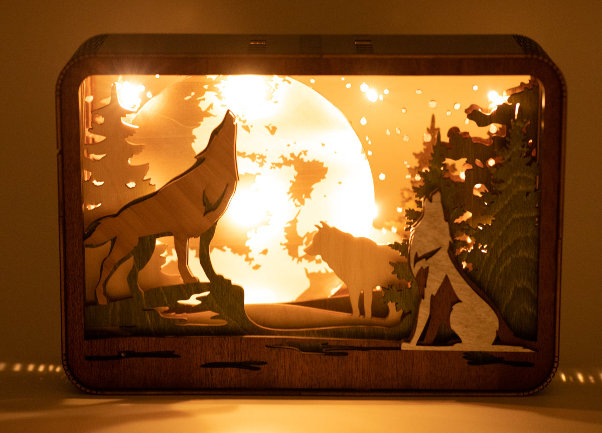 3 Wolves Howling at the Moon LB